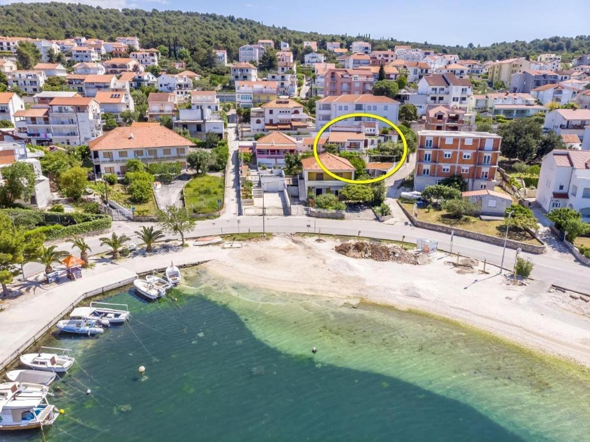 Apartments Doria - 20M From Beach Trogir Exteriör bild