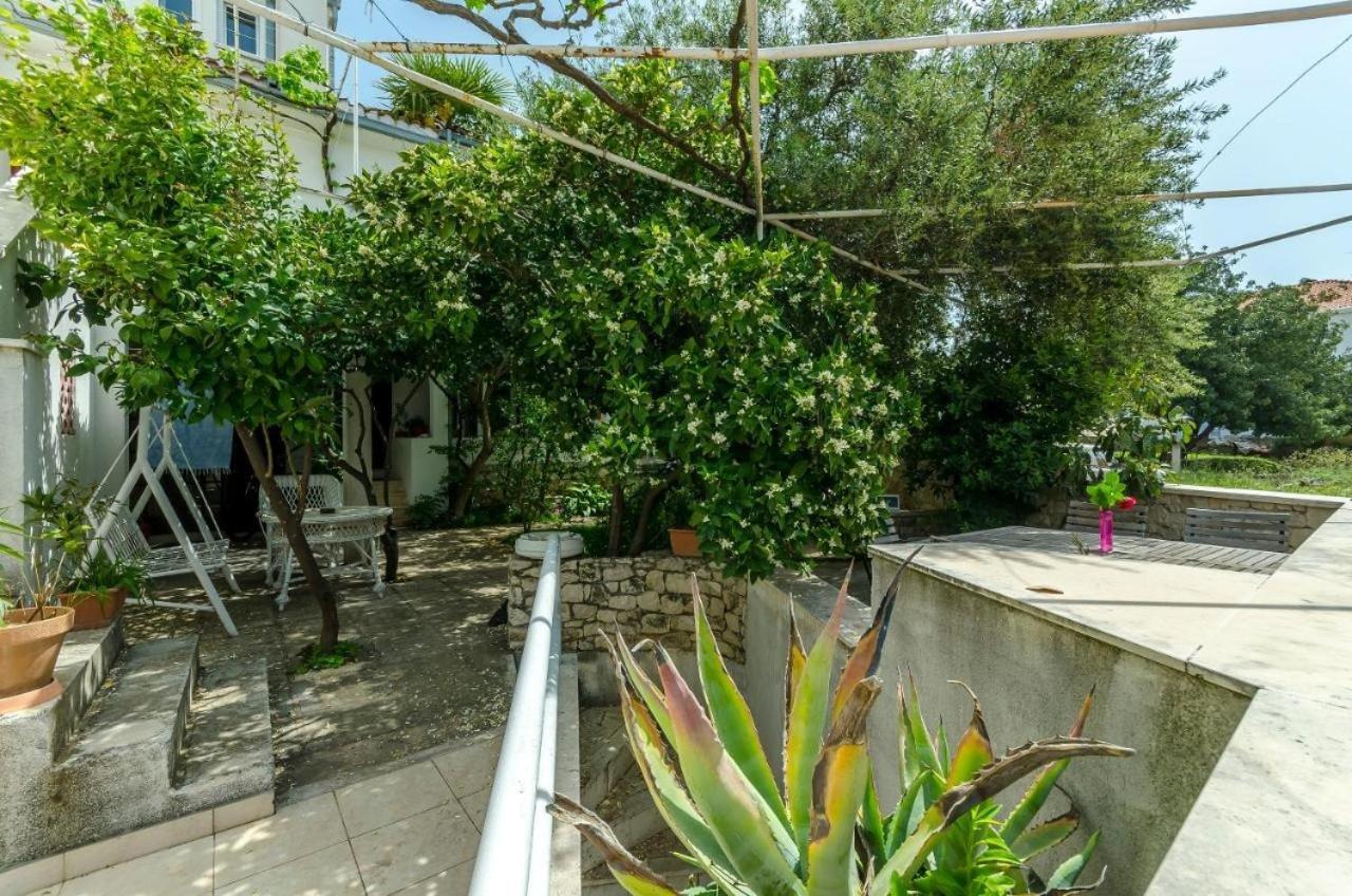 Apartments Doria - 20M From Beach Trogir Exteriör bild