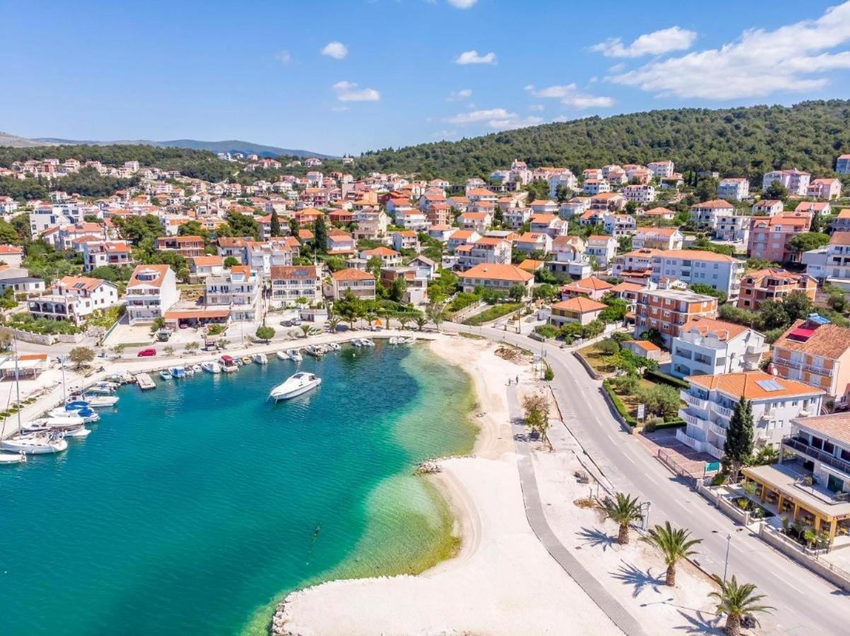 Apartments Doria - 20M From Beach Trogir Exteriör bild