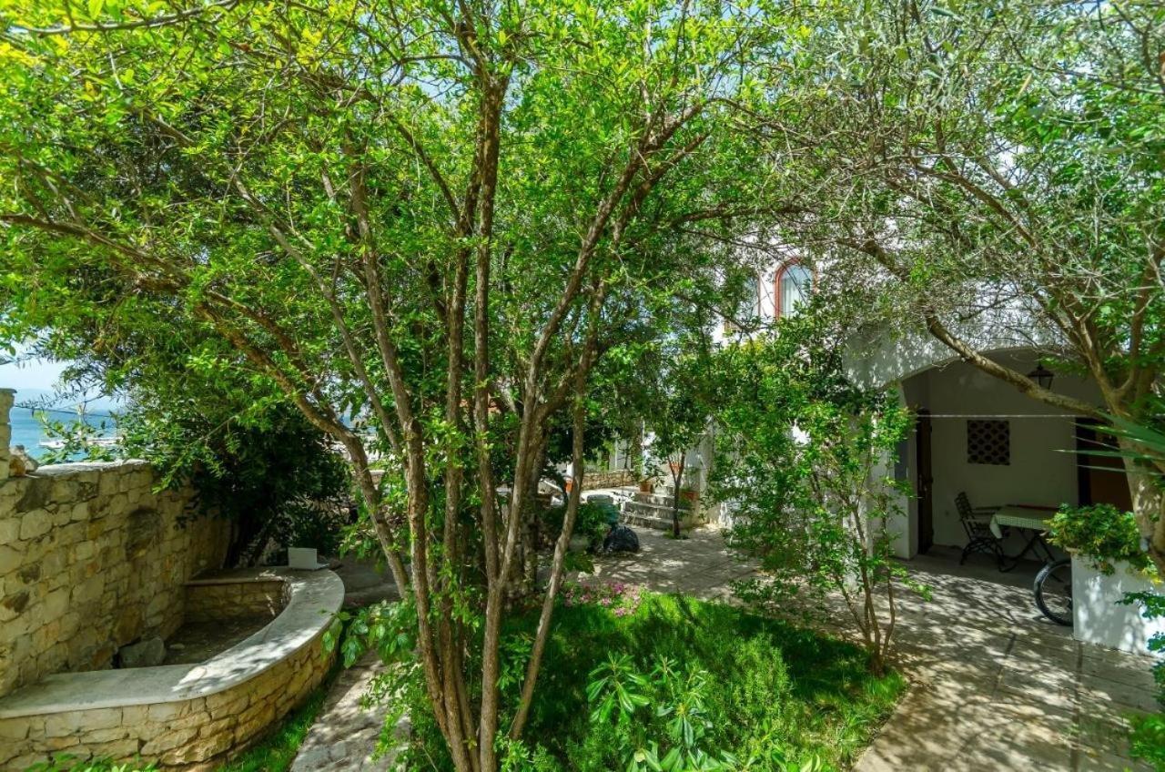 Apartments Doria - 20M From Beach Trogir Exteriör bild